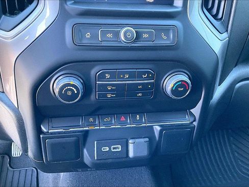 Used 2022 Chevrolet Silverado 1500 Custom image 16