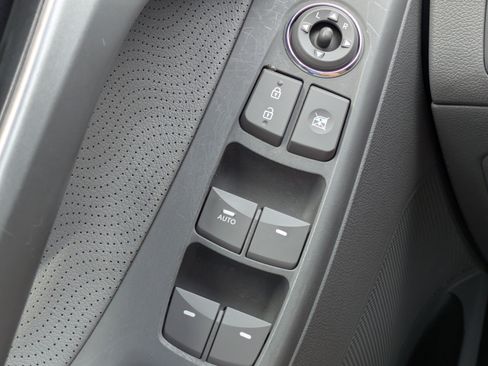 Used 2013 Hyundai Elantra Limited w/ Technology Pkg FWD image 23