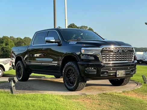 Used 2025 RAM 1500 Limited AWD/4WD image 9