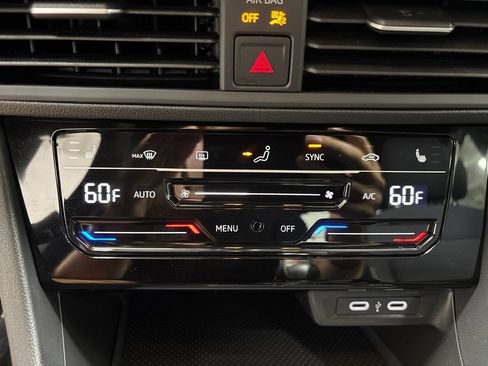 Used 2025 Volkswagen Jetta Sport FWD image 21