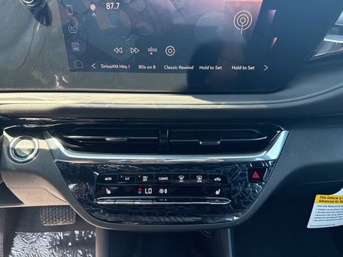 New 2025 Buick Envista Avenir image 19