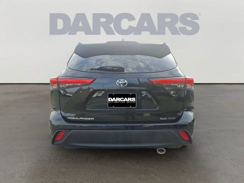 Used 2021 Toyota Highlander XLE image 6