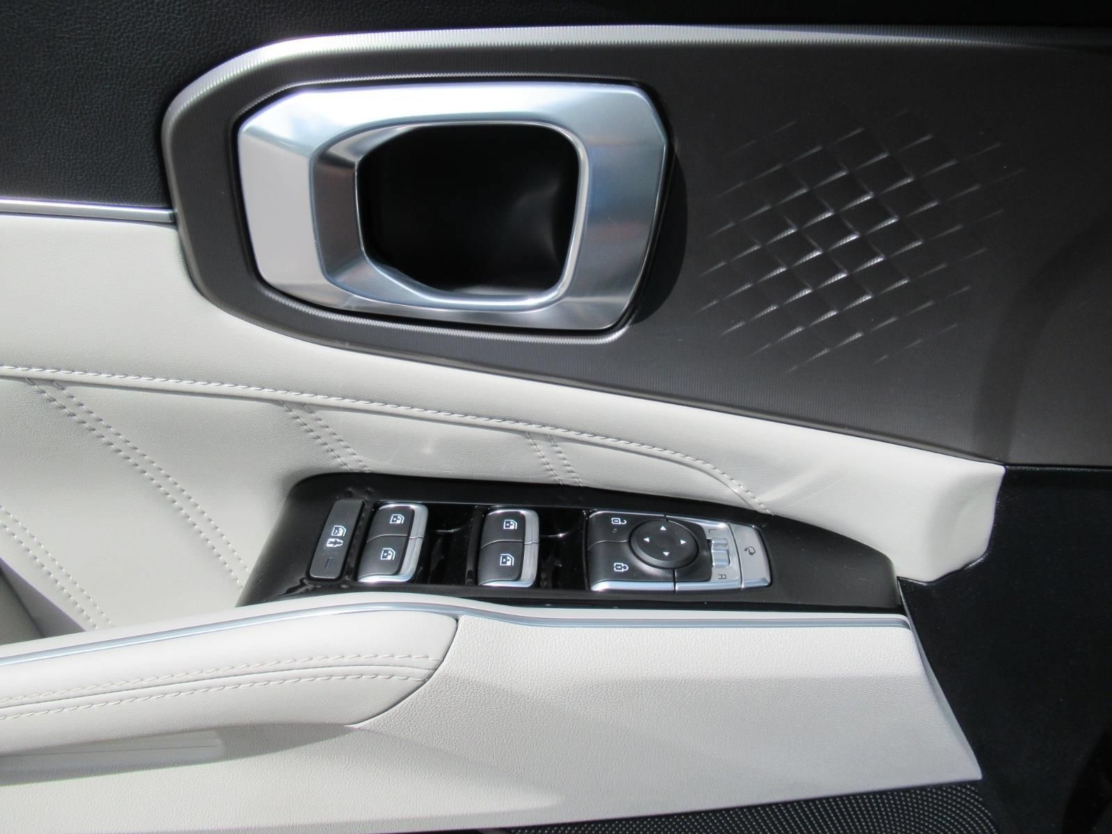 Used 2025 Kia Sorento SX FWD image 22