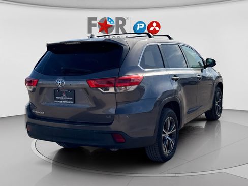 Used 2017 Toyota Highlander Plus image 5