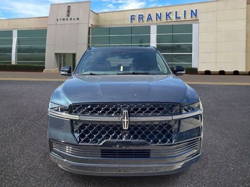 New 2025 Lincoln Navigator L Reserve w/ Jet Appearance Package AWD/4WD image 2