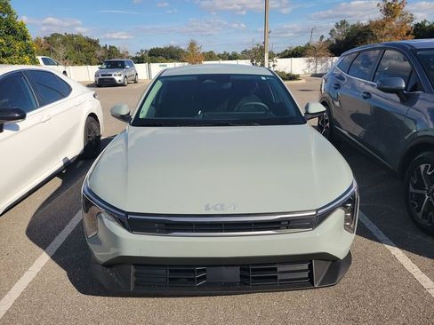 Used 2025 Kia K4 LXS image 3