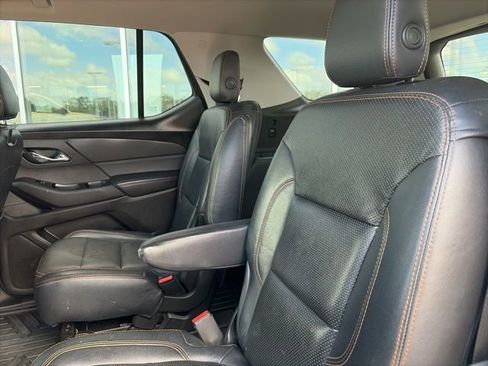 Used 2018 Chevrolet Traverse LT image 19