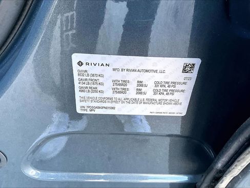 Used 2023 Rivian R1S Adventure AWD/4WD image 31