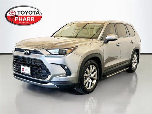 Used 2025 Toyota Grand Highlander FWD image 1
