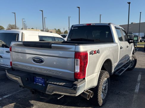 Used 2019 Ford F250 XL w/ STX Appearance Package image 3