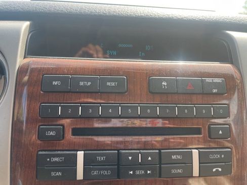 Used 2010 Ford F150 Lariat image 15