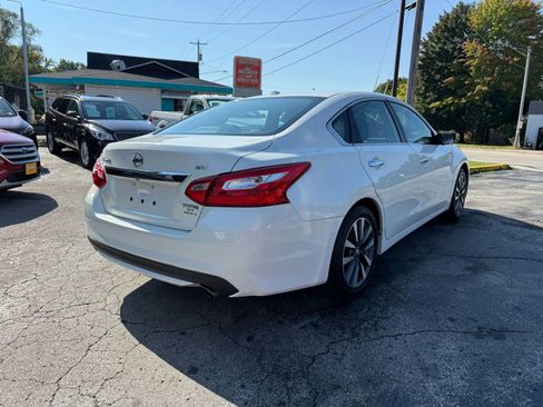 Used 2017 Nissan Altima 2.5 SV image 5