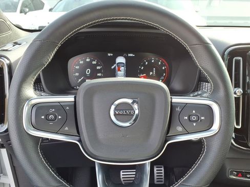 Used 2021 Volvo XC40 T5 R-Design w/ Climate Package image 29