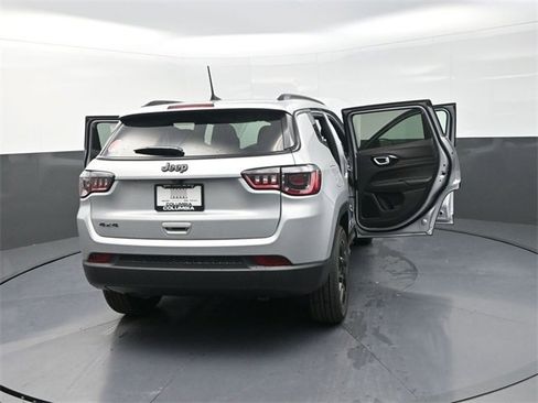 New 2026 Jeep Compass Latitude image 30