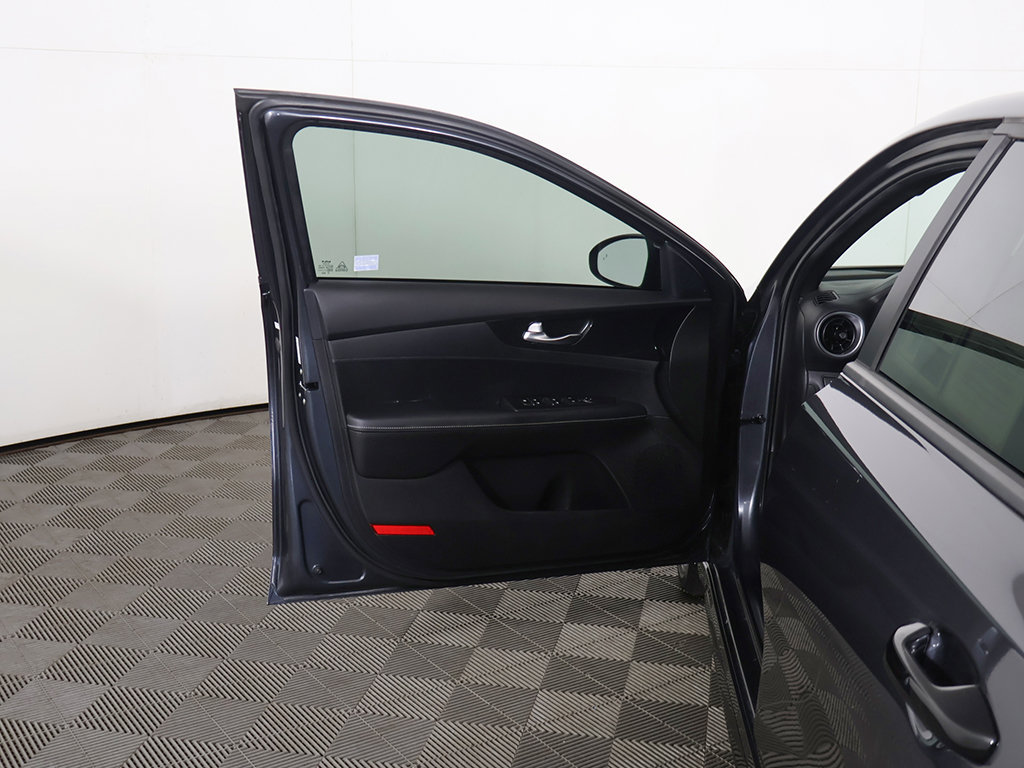 Used 2023 Kia Forte GT-Line w/ GT-Line Technology Package FWD image 17