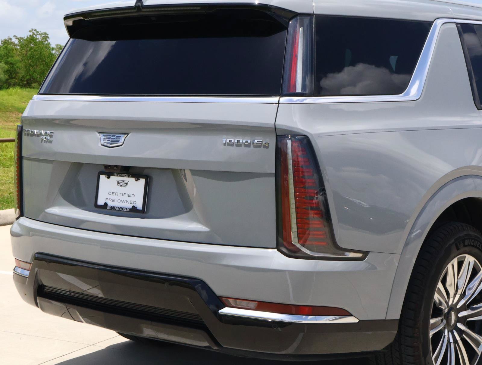 Certified 2026 Cadillac Escalade IQL Luxury AWD/4WD image 11