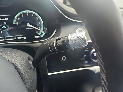 Used 2025 Genesis GV70 3.5T Sport w/ Sport Prestige Package image 23