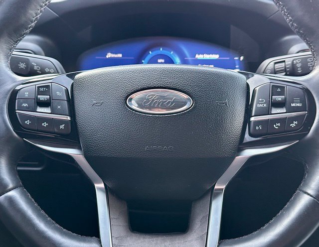 Used 2024 Ford Explorer Platinum w/ Technology Package AWD/4WD image 15
