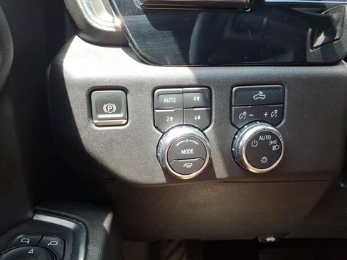 Used 2024 GMC Sierra 1500 SLE w/ X31 Off-Road Package AWD/4WD image 18