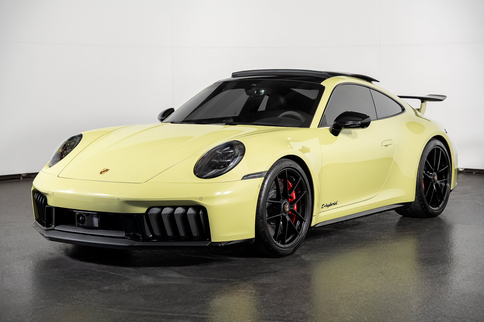 Used 2026 Porsche 911 Carrera GTS RWD image 15