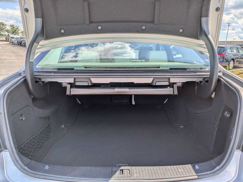 Used 2015 Mercedes-Benz E 350 4MATIC Sedan image 29