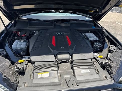 Used 2025 Audi SQ7 Prestige AWD/4WD image 17