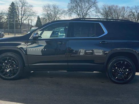 Certified 2023 Chevrolet Traverse LT w/ Rear Camera Mirror Package image 5