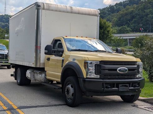 Used 2019 Ford F550 2WD Regular Cab Super Duty image 2