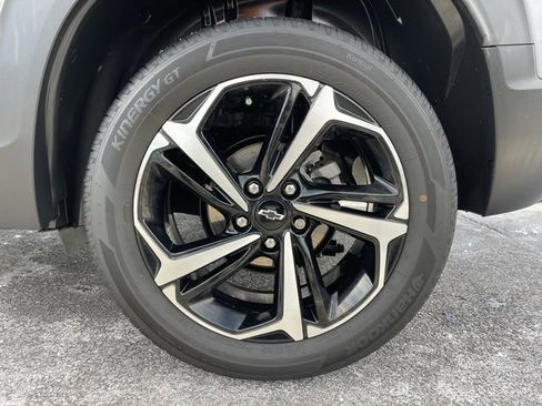 Used 2023 Chevrolet TrailBlazer RS w/ Convenience Package image 5