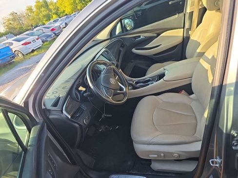 Used 2019 Buick Envision Essence FWD image 6