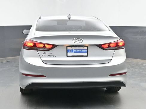 Used 2018 Hyundai Elantra Value Edition FWD image 9