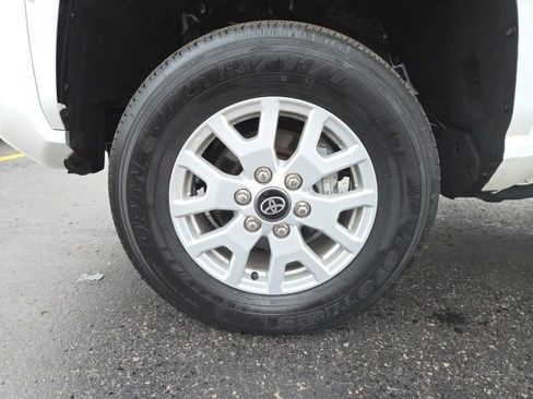 Used 2024 Toyota Tacoma SR w/ SR Upgrade Package AWD/4WD image 28