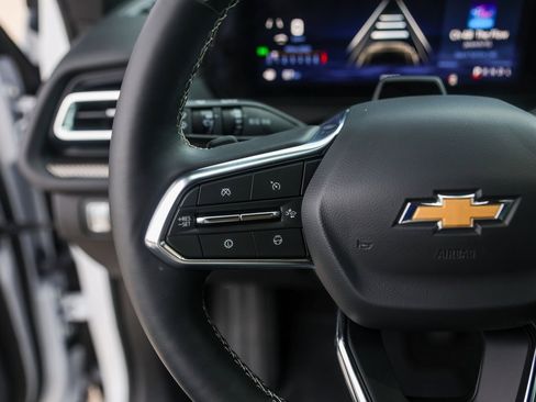 Used 2025 Chevrolet Traverse High Country image 14