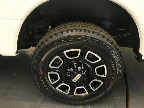 New 2026 Ford F250 Platinum w/ FX4 Off-Road Package image 9