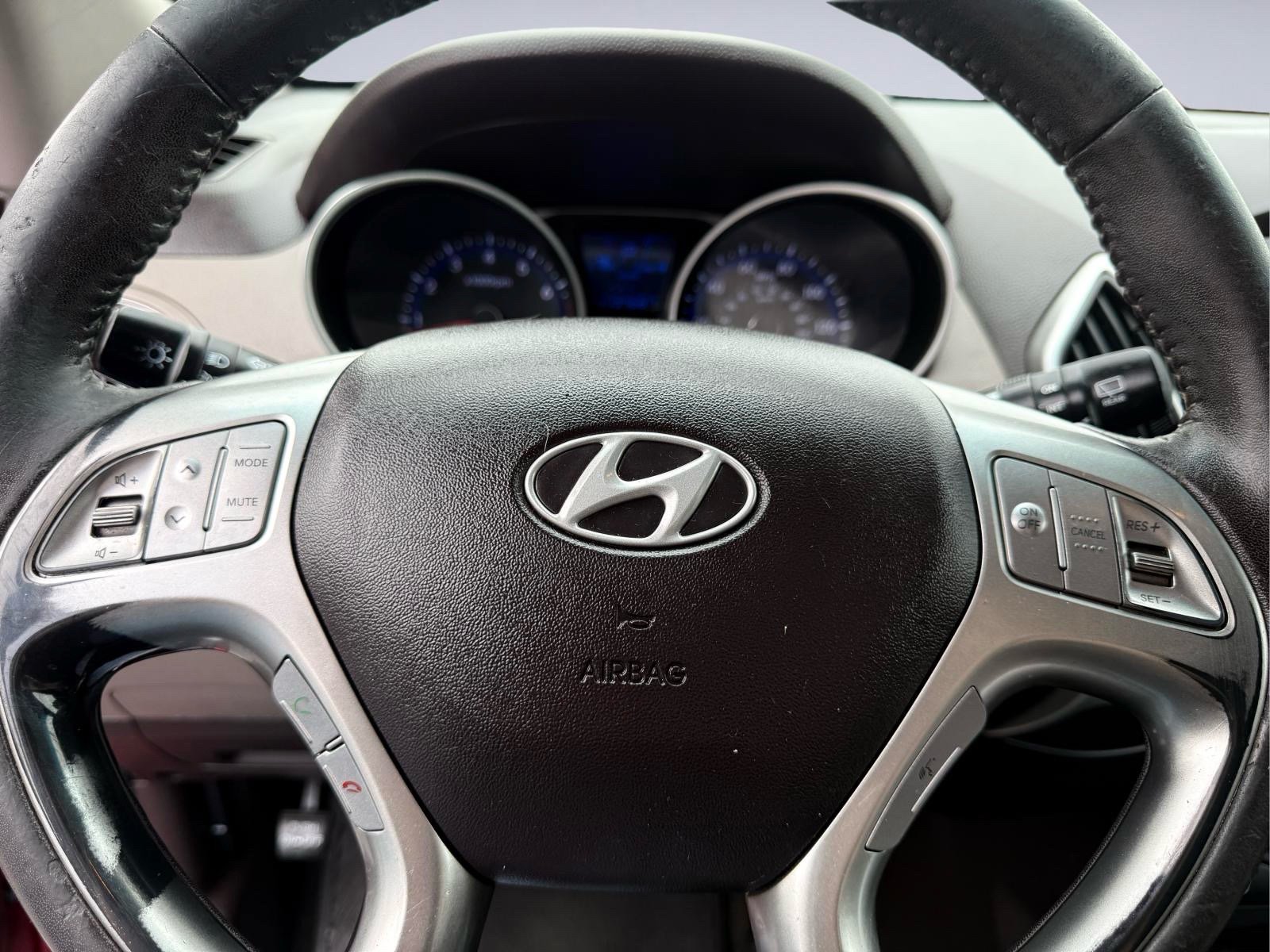 Used 2012 Hyundai Tucson GLS AWD/4WD image 26