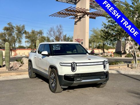 Used 2022 Rivian R1T Adventure image 2