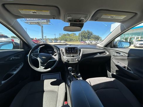 Used 2023 Chevrolet Malibu LT FWD image 23