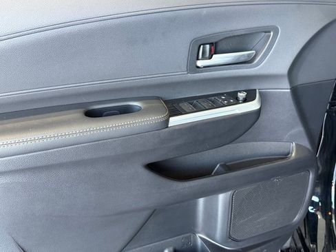 Certified 2025 Toyota Sienna XLE Woodland Edition image 19