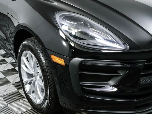 Certified 2026 Porsche Macan Turbo AWD/4WD image 39