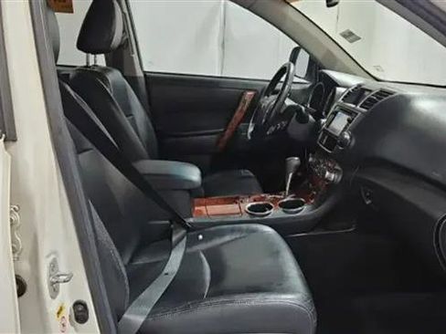 Used 2013 Toyota Highlander Limited image 9