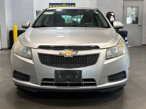 Used 2013 Chevrolet Cruze LT FWD image 2