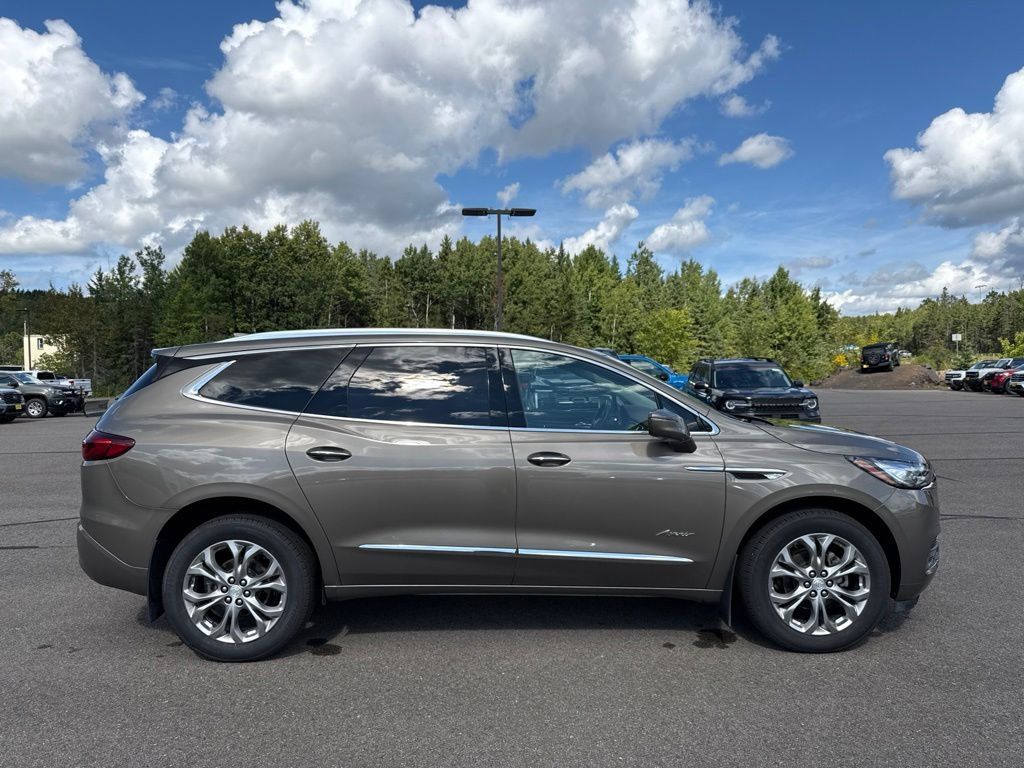 Used 2020 Buick Enclave Avenir w/ Avenir Technology Package AWD/4WD image 7