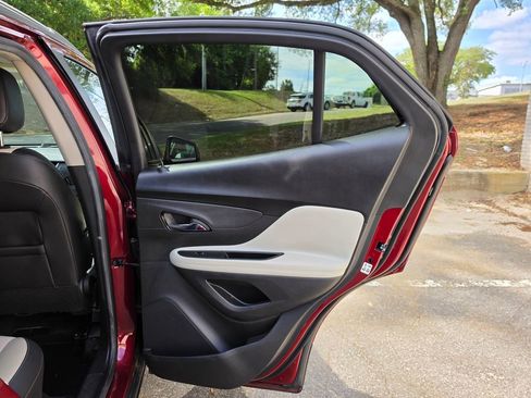 Used 2022 Buick Encore Preferred w/ Safety Package image 41