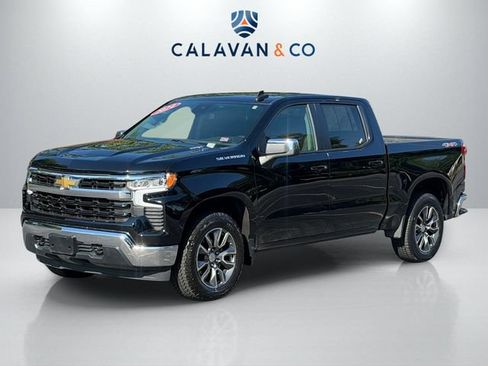 Used 2024 Chevrolet Silverado 1500 LT AWD/4WD image 3