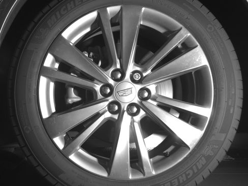 Used 2023 Cadillac XT5 Premium Luxury w/ LPO, Premium Carpet Package FWD image 9