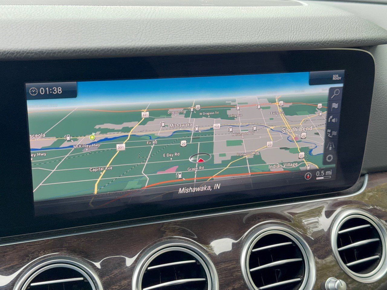 Used 2018 Mercedes-Benz E 400 4MATIC Wagon image 23