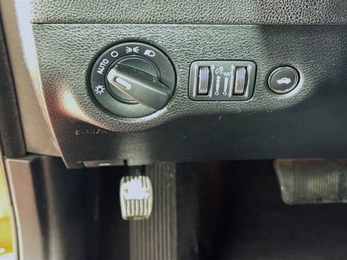 Used 2023 Dodge Charger SXT image 14