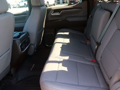 Used 2023 GMC Sierra 1500 SLT w/ SLT Premium Plus Package AWD/4WD image 16