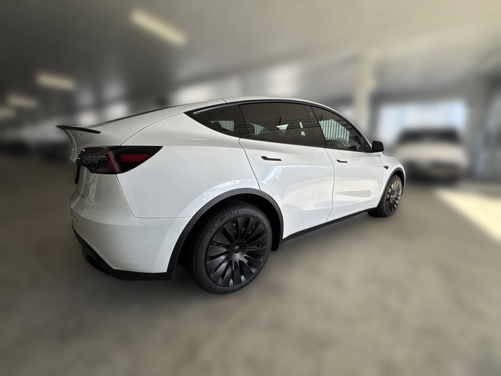 Used 2023 Tesla Model Y Long Range AWD/4WD image 9