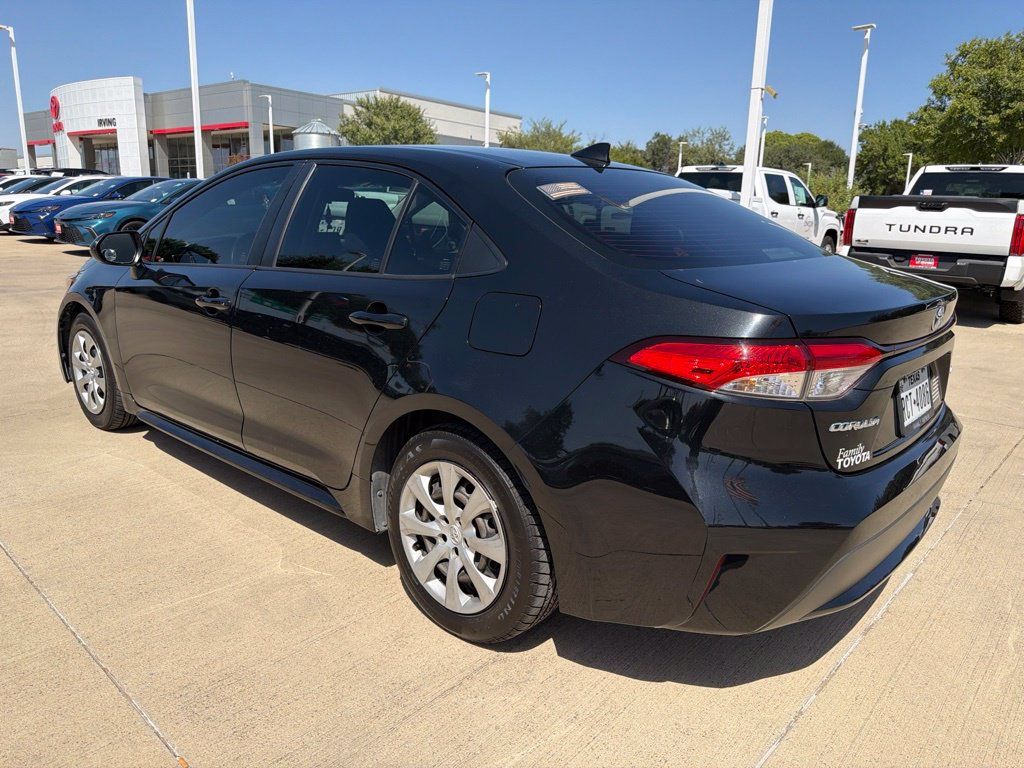 Used 2022 Toyota Corolla LE FWD image 8